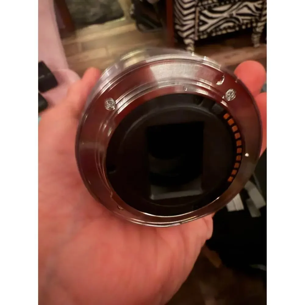 Sony E 55-210mm f/4.5-6.3 OSS E-mount lens